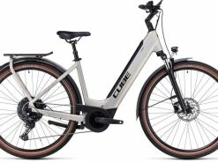 Vélo Electrique CUBE Touring Hybrid Pro 625 Pearlysilver´n´black 2023
