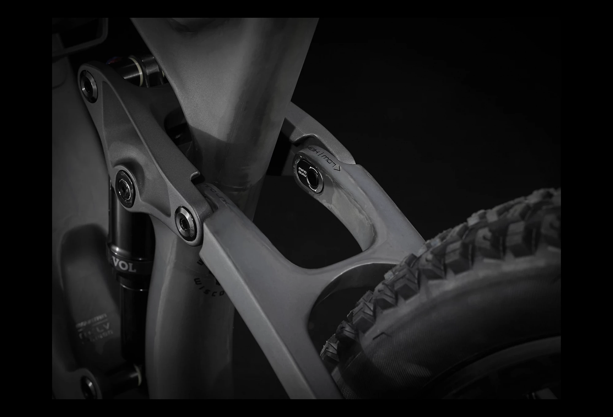 VTT Tout-Suspendu Trek Fuel EX 9.7 Shimano SLX / XT 12V 29'' Noir 2022 6 VTT Tout-Suspendu Trek Fuel EX 9.7 Shimano SLX / XT 12V 29'' Noir 2022 – Image 6